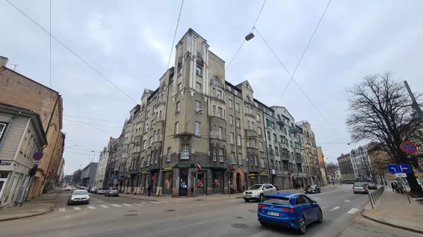 Lāčplēša iela 70B, Centrs